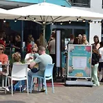 48, # Hygiene #airport Eindhoven #airco #bosrijk #hiking & Biking #efteling #safaripark 公寓