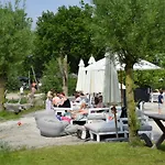 48, Holiday Inn Oisterwijk # Hygiene #Airport Eindhoven #Airco #Bosrijk #Hiking & Biking #Efteling #Safaripark * Oisterwijk