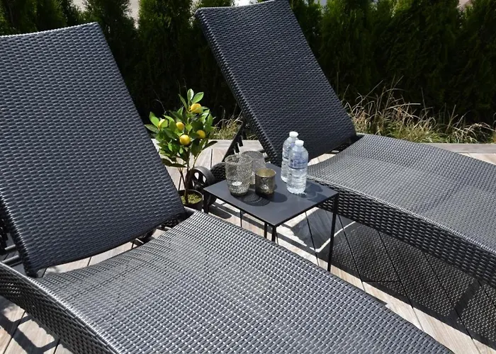 48 # Hygiene # Airport Eindhoven # Airco # Bosrijk # Hiking & Biking # Efteling # Safaripark Apartamento Oisterwijk