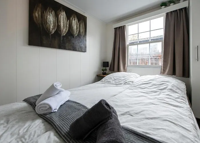 Apartamento 48 # Hygiene # Airport Eindhoven # Airco # Bosrijk # Hiking & Biking # Efteling # Safaripark *