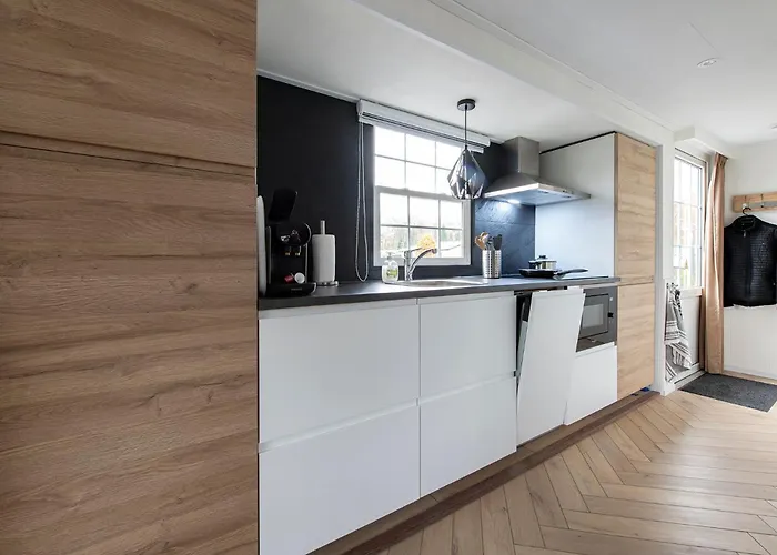 48 # Hygiene # Airport Eindhoven # Airco # Bosrijk # Hiking & Biking # Efteling # Safaripark * Oisterwijk