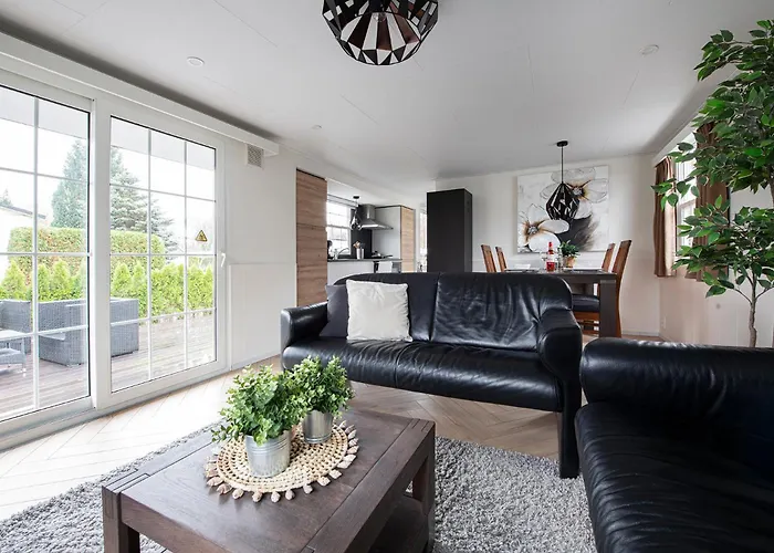 48 # Hygiene # Airport Eindhoven # Airco # Bosrijk # Hiking & Biking # Efteling # Safaripark Oisterwijk