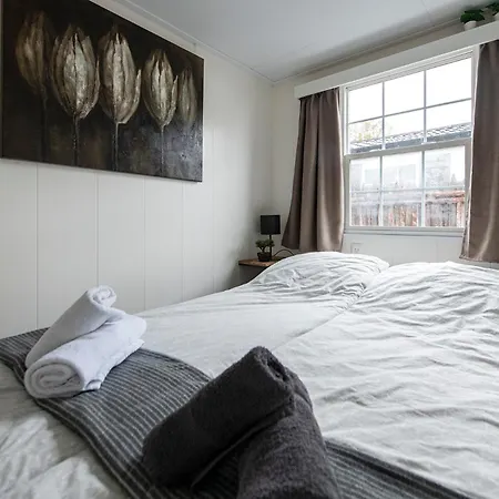 Apartment 48 # Hygiene # Airport Eindhoven # Airco # Bosrijk # Hiking & Biking # Efteling # Safaripark *